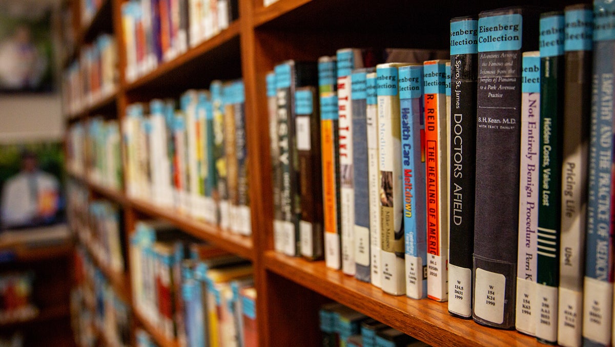 Med School Dahlgren Library Bookshelves